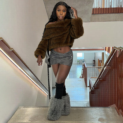 New Ladies' Sexy Hot Short Off-shoulder Loose Comfortable Plush Top