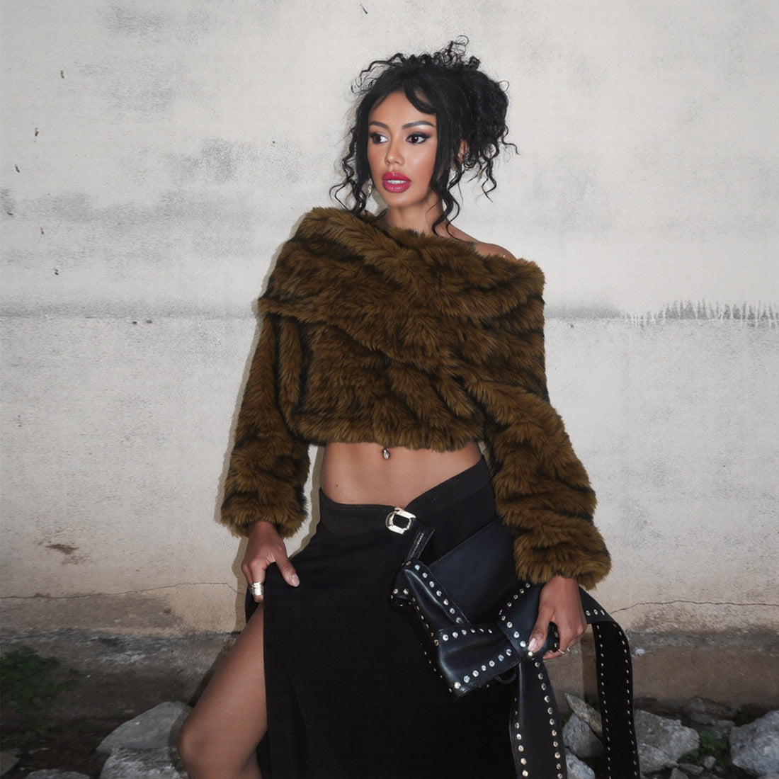 New Ladies' Sexy Hot Short Off-shoulder Loose Comfortable Plush Top