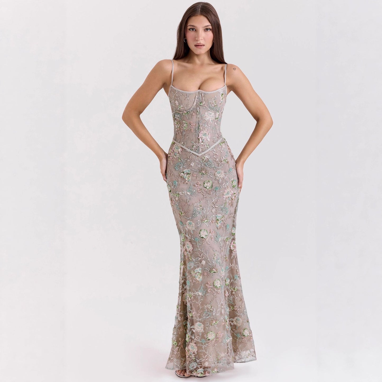 Women's Style Elegant And Chic Low Neck Sleeveless Sexy Backless Lace Up Dress