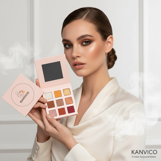 Model holding KANVIco Eyeshadow Palette